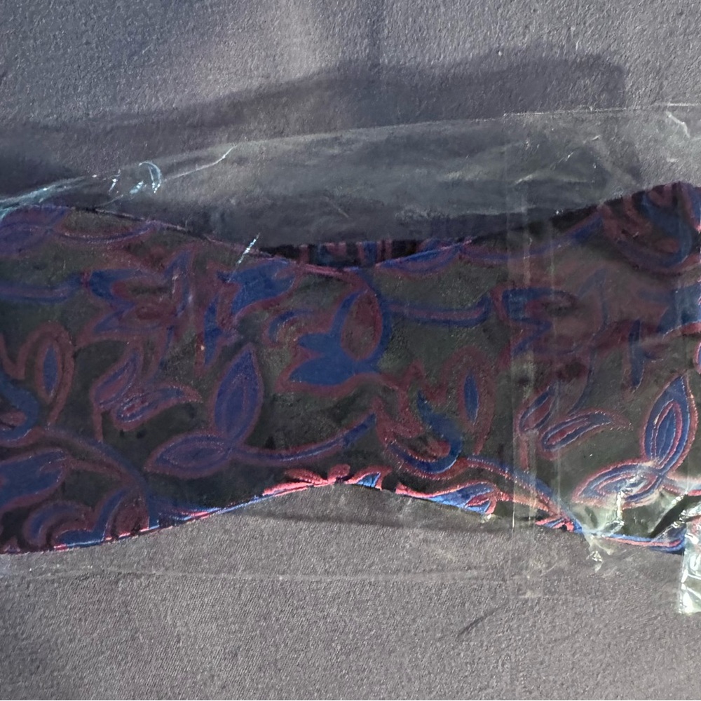 Kooelle Paisley Bow Tie in Black and Blue